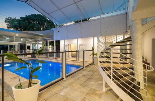 Trinity Beach House | Belle Escapes Villa Rosa just minutes to Trinity Beach