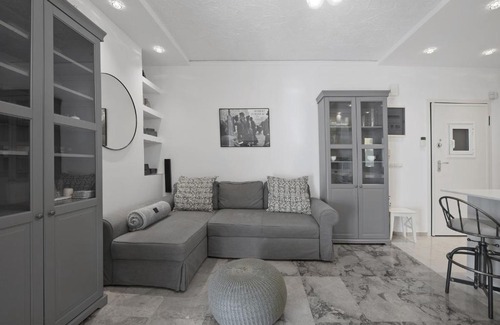 Glyfada Apartment | Belva Blue Glyfada Modern 2BR Walk to Ctr & Beach