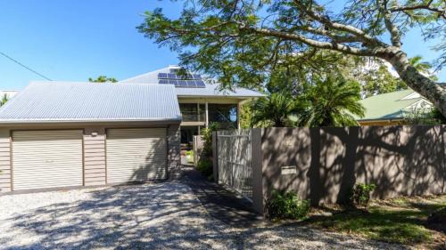 Bongaree House | Best Friends Beach House