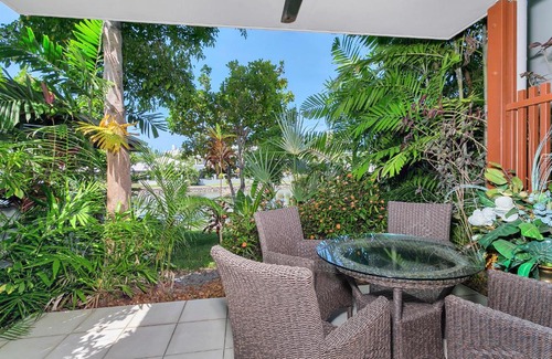 Trinity Beach Apartment | Blue Lagoon Lakeside