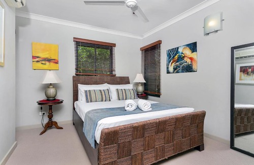 Trinity Beach Apartment | Blue Lagoon Lakeside