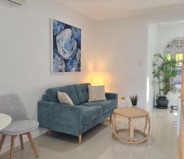 Trinity Beach Apartment | Blue Lagoon Tropical Sanctuary