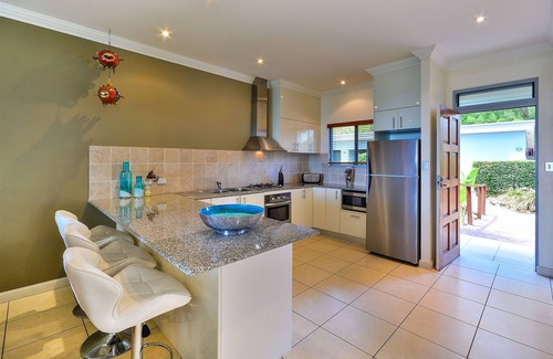 Hamilton Island Apartment | Blue Waters Views
