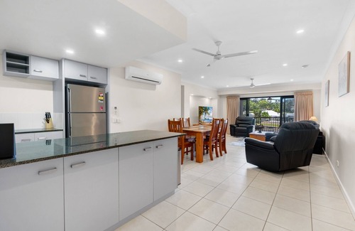 Trinity Beach Apartment | Bright 3-Bedroom Beachside Stay with Pool & BBQ