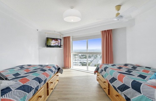 Miami House | Burleigh Surf Spectacular Views from all Rooms