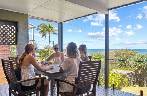 Moreton Bay Region House | Caloundra Retro Beach House in Front of Ocean