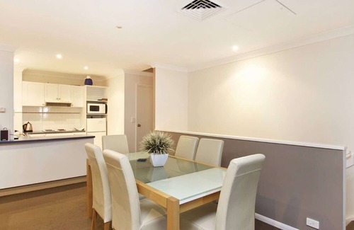 Coolangatta Apartment | Calypso Plaza 403 - Coolangatta Beachfront