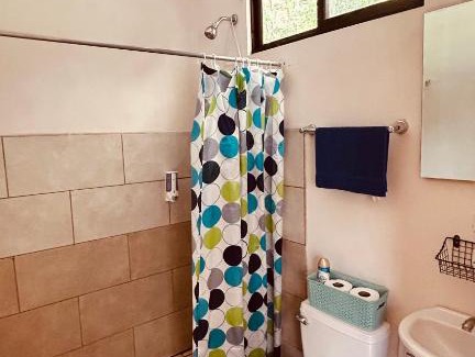 Manuel Antonio Hostel | Casa Encantada Rooms - DBL Room - Aire Acondicionado - Wifi - Parking - Private Bathroom