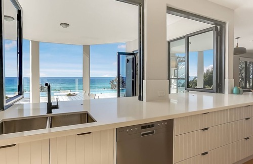 Castaways Beach House | Castaways Beach Escape - 4 Bedroom