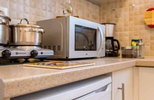 Ampelokipoi Apartment | Charmy Petit 1 Bedroom Flat in Athens