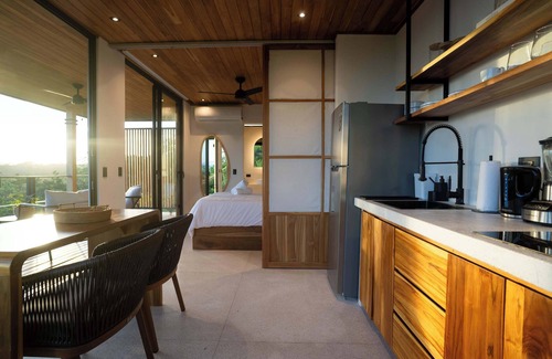 Santiago House | Chic 1BR Escape Breathtaking Balcony Views