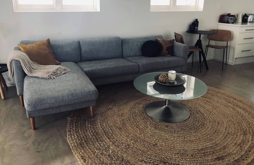 New Farm Apartment | Chic Studio Retreat in a Prime Location