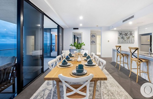 Surfers Paradise Apartment | Circle on Cavill– 5 Bed Family Sub Penthouse Ocean