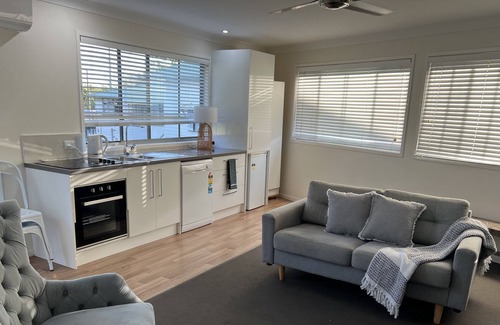 Paddington Apartment | Clean and Cosy close to Suncorp Train Bus Restaurants