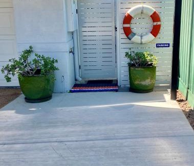 Maroochydore Apartment | Coastal Escape