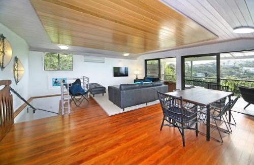 Sunshine Beach House | Coastal Pet Retreat with a View