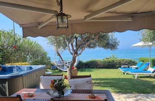 Parelia House | Corfu Glyfada Menigos Resort Beachfront 13