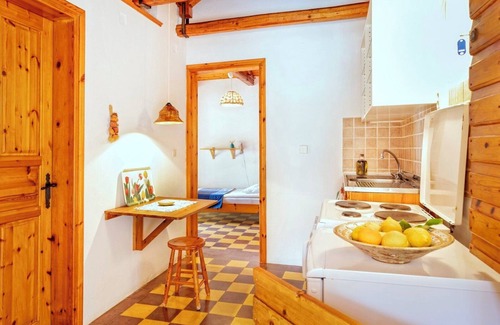 Vasilikos Cottage | Cosy cottage with large veranda and garden with hammock near the beach.