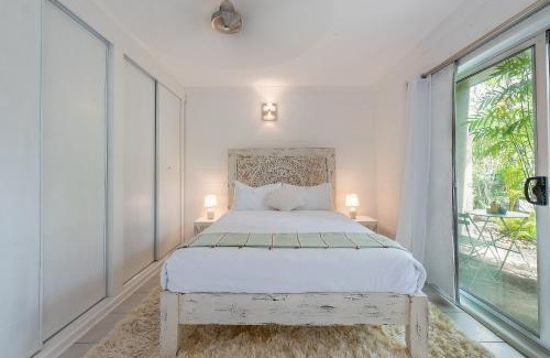 Cairns North Apartment | Cosy Stay near Cairns Esplanade
