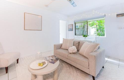 Cairns North Apartment | Cosy Stay near Cairns Esplanade