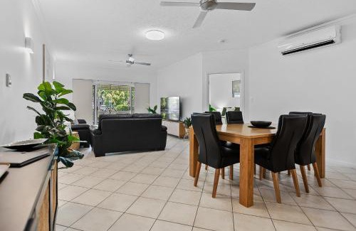 Cairns North Apartment | Cozy 3-Bedroom Oasis with Pool Access in Cairns