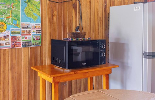 Arenal House | Cozy & Beautiful Casa Aire, Near Lake Park & Town