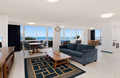 Kings Beach Apartment | Culverston Unit 11 Kings Beach QLD