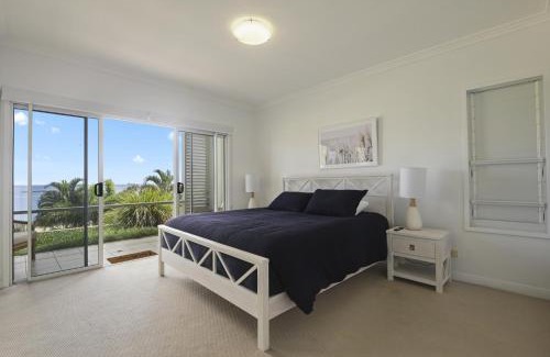 Brisbane Waterfront Apartment | Deep Blue Apartment 1 Tangalooma