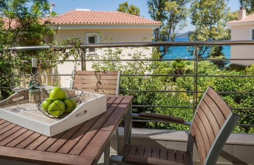 Karavomylos Villa | Deluxe Kefalonia Apartment 1 Bedroom Apartment Thalassa Tranquil Location & Access To Pool Karavomilos
