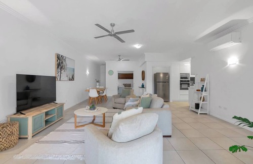 Cairns Central Business District Apartment | Eclipse A Poolside Family Escape in the CBD