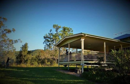 Darlington Cottage | Eighteen Mile Cottage - river access with breathtaking views!