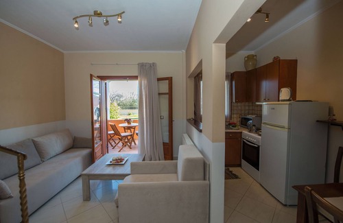 Erikousa Island Apartment | Erikousa villa 7 Ereikousa