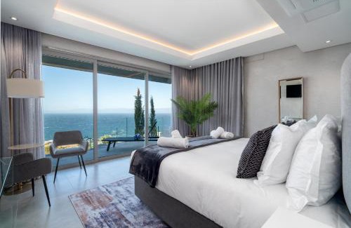 Froggy Farm Bed & Breakfast | Executive Boulders Beach Suite with Ocean Views
