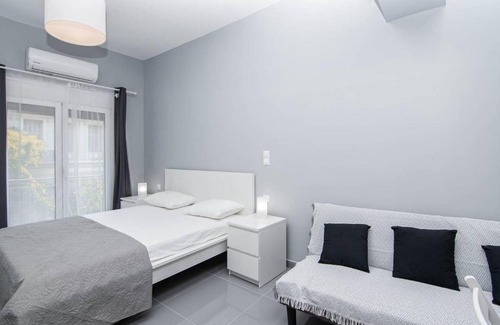 Attiki Apartment | Fully renovated studio in the city center for 3ppl