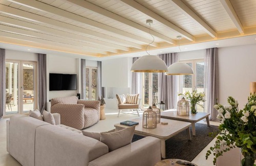 Elia Villa | G Villa