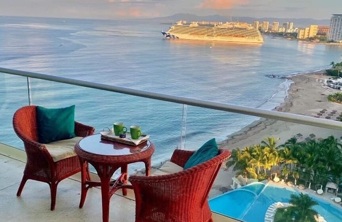 North Hotel Zone Condo | Gather your loved ones and pack your bags for the vacation of a life time!