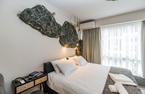 Thessaloniki City Centre Apartment | GraffitiSuites#Stone