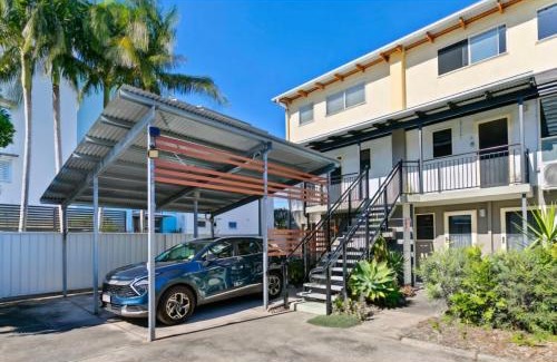 Maroochydore Apartment | HEART OF Cotton Tree, Maroochydore BEACH & RIVER