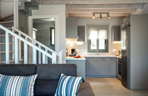 Kariotai Apartment | Holiday Apartment 'Armonia Villa Lefkada' with Sea View, Garden & Wi-Fi