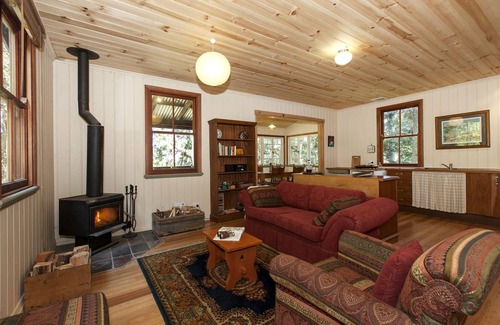 Mount Glorious House | House ∙ 1 bedroom ∙ 3 guests
