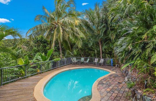 Shute Harbour House | House ∙ 3 bedrooms ∙ 6 guests