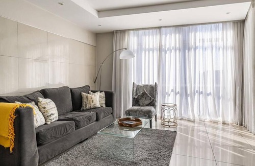 Sandown Apartment | Hydro Park in Sandton Apartments