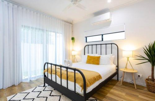 Edge Hill Villa | Industrial Luxe Villa - Boutique 1 bedroom luxury Villa