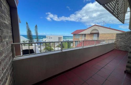 Palm Beach Apartment | Jefferson Palms - Burleigh Letting