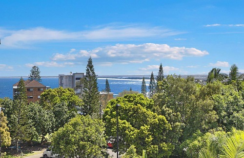 Kings Beach Apartment | Kings Cove Unit 12 Kings Beach QLD