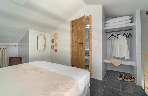 Agii Apostoli Apartment | La Perla Suites