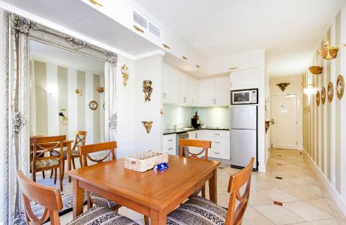 Noosa Heads Apartment | Laguna 622 Nautical Romance in Noosa