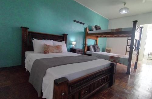 Alajuela Bed & Breakfast | Lajuela BnB & Hostel