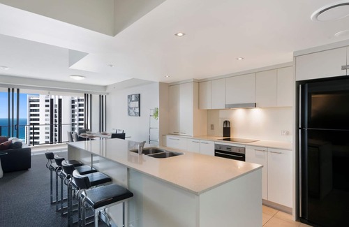 Broadbeach Apartment | Large Ocean Views 4BR Sub-Penthouse - Sierra Grand - CoastHM