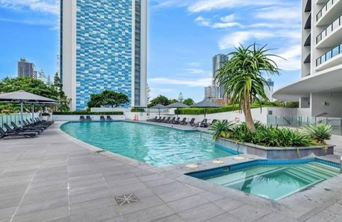 Broadbeach Apartment | Large Ocean Views 4BR Sub-Penthouse - Sierra Grand - CoastHM